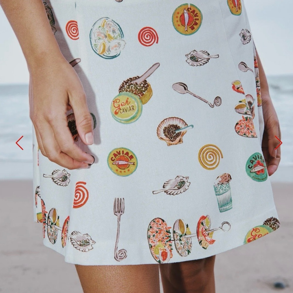 Lisa Says Gah White Skirt with Playful Print - Picture 2 of 5